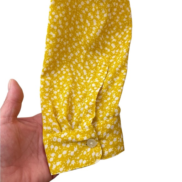 Ann Taylor Loft marigold printed blouse. Size M. EUC - Picture 5 of 8